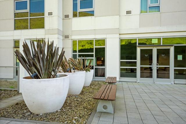 1 Mandalay Place, South San Francisco CA: https://media.crmls.org/mediaz/b9495b52-7704-4286-8c20-d36905565c90.jpg