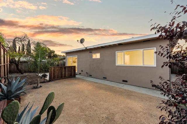 1064 15th Avenue, Redwood City CA: https://media.crmls.org/mediaz/b949b885-f6fd-4c81-8a53-a0e1301140ef.jpg