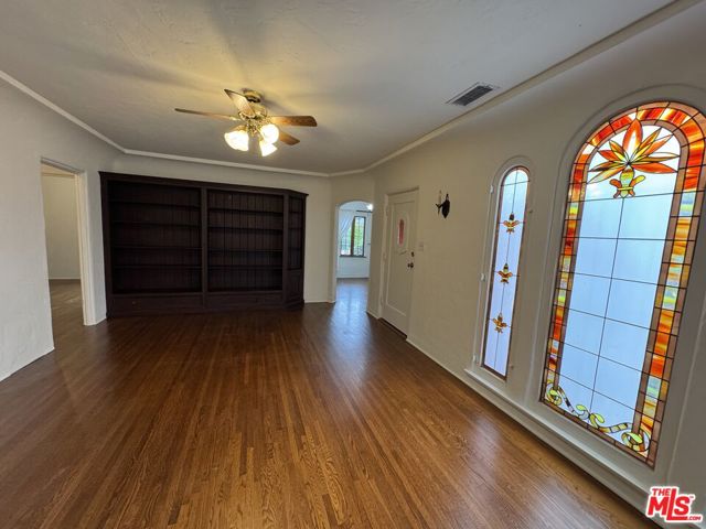 2437 Granville Avenue, Los Angeles CA: https://media.crmls.org/mediaz/b949d100-2e07-48fe-93d8-b41d2b3cbab0.jpg