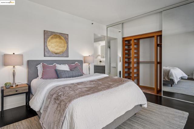 6363 Christie Ave, Emeryville CA: https://media.crmls.org/mediaz/b949d400-ccf1-4132-8765-7194741fcd36.jpg