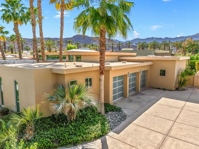 28 Sun Ridge Circle, Rancho Mirage CA: https://media.crmls.org/mediaz/b94a756f-b545-4b85-bb36-b410817acbea.jpg