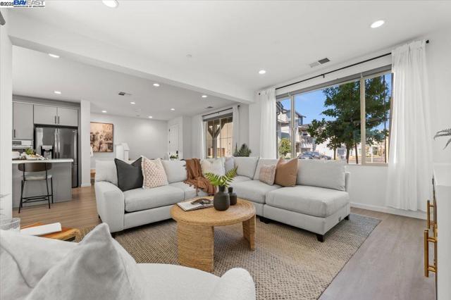 6017 Basaltina Pl, Dublin CA: https://media.crmls.org/mediaz/b94aa888-c971-477a-b4f2-a28cdc9eecb7.jpg