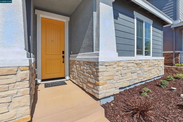 4105 Markovich Ct, Richmond CA: https://media.crmls.org/mediaz/b94ab57d-9292-4edc-af65-2c89fb88576f.jpg