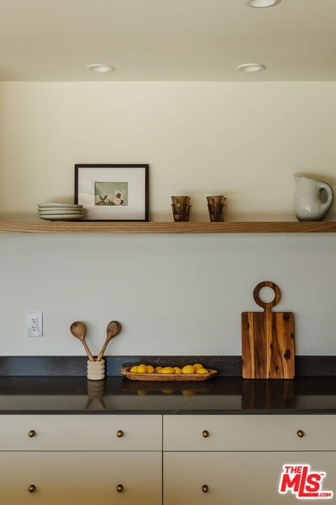 29204 Deep Shadow Drive, Agoura Hills CA: https://media.crmls.org/mediaz/b94bfc39-86f5-4df9-acc0-3eefa72d5f54.jpg