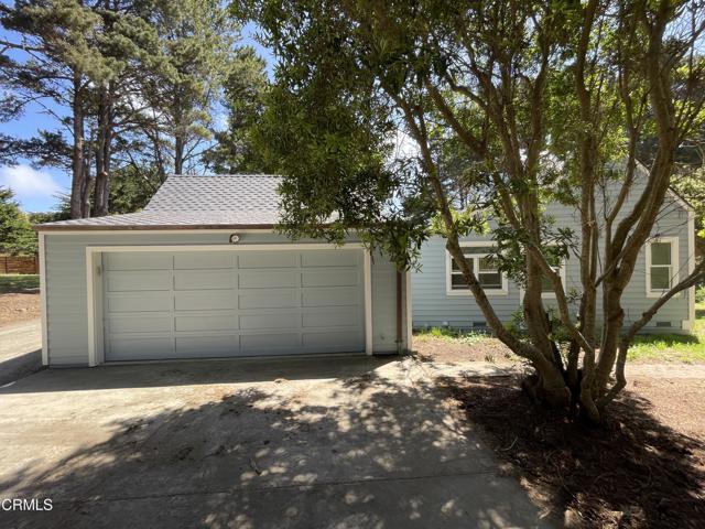 45300 Headlands Drive, Mendocino CA: https://media.crmls.org/mediaz/b94ca06b-5338-4d94-9811-cd13636f3010.jpg