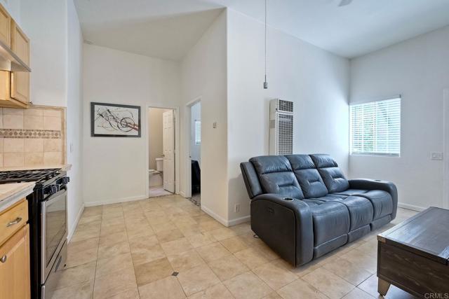 Detail Gallery Image 14 of 41 For 343 Hill Dr, Vista,  CA 92083 - 3 Beds | 2 Baths