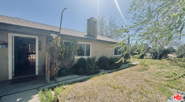 9979 5th Avenue, Hesperia CA: https://media.crmls.org/mediaz/b94d1de9-fbe0-4fac-b6df-80faa74ee83e.jpg