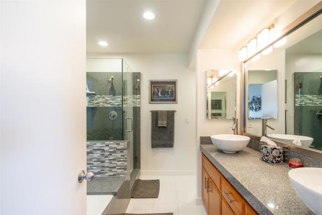 1137 Loma Dr, Hermosa Beach, California 90254, 2 Bedrooms Bedrooms, ,3 BathroomsBathrooms,Residential,Sold,Loma Dr,PTP2207201