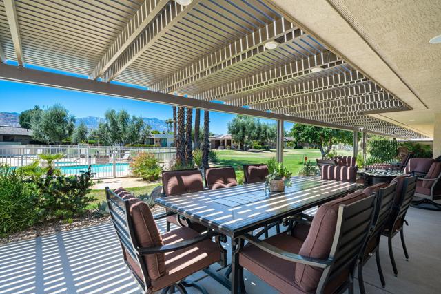 9 Furman Court, Rancho Mirage CA: https://media.crmls.org/mediaz/b94d9f8a-6564-4f22-9997-47310ac72e08.jpg