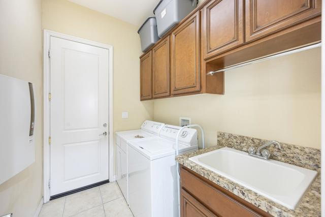 60284 Honeysuckle Street, La Quinta CA: https://media.crmls.org/mediaz/b94df017-b5d6-4c56-8cbf-d8b12d9a51d3.jpg