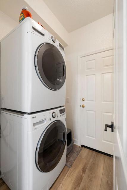 229 Marvilla Circle, Pacifica CA: https://media.crmls.org/mediaz/b94e2481-445a-4415-9138-57dcfb52eb8e.jpg