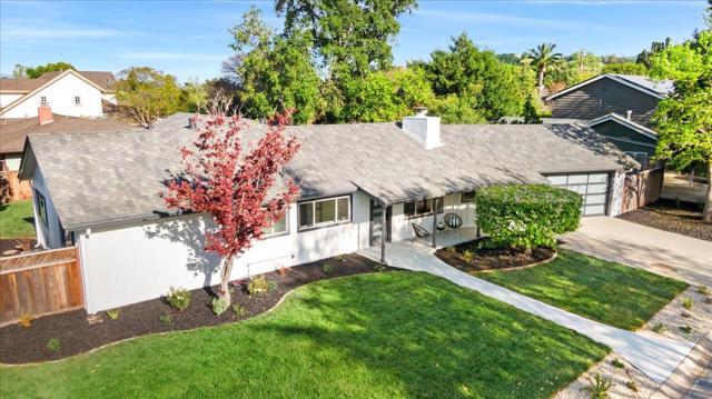 15640 Gardenia Way, Los Gatos CA: https://media.crmls.org/mediaz/b94e4c60-e071-4642-baaa-a0e3525010fb.jpg