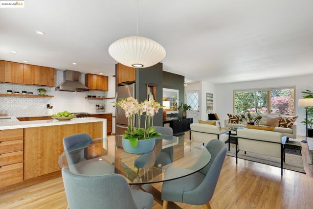 5801 Balboa Dr, Oakland CA: https://media.crmls.org/mediaz/b94e5e73-2038-478b-afb1-a7357ff75fa2.jpg