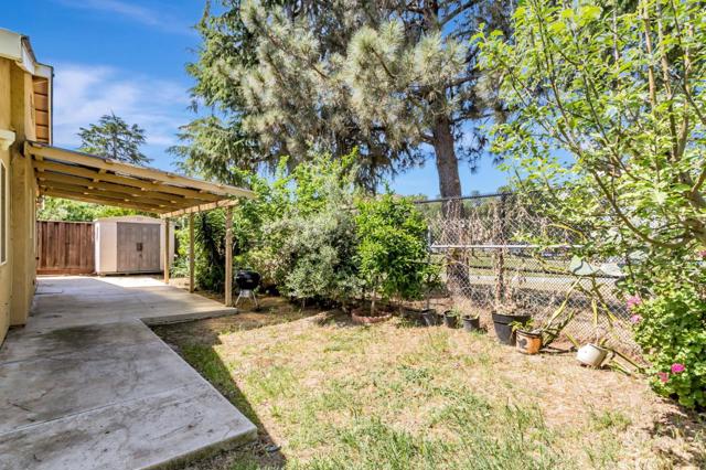 263 Vineyard Drive, San Jose CA: https://media.crmls.org/mediaz/b94ece7c-fbd6-4eea-b50f-324e651e2f76.jpg