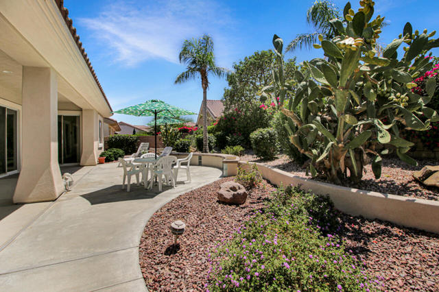 35925 Rosemont Drive, Palm Desert CA: https://media.crmls.org/mediaz/b94ef404-ad97-49c4-9d68-5e3d00e30572.jpg