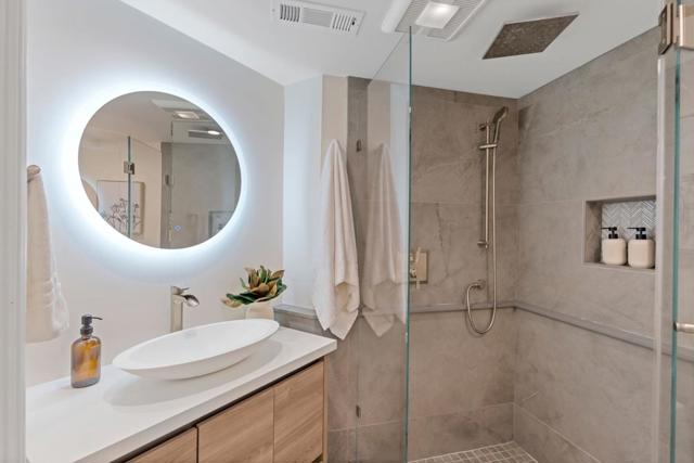 739 Oak View Way, Redwood City CA: https://media.crmls.org/mediaz/b94f3b20-a331-403c-b81f-7ba61ad183f2.jpg