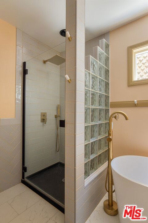 2249 Linnington Avenue, Los Angeles CA: https://media.crmls.org/mediaz/b94f5fa3-2631-4cc3-b150-291c31c13e72.jpg
