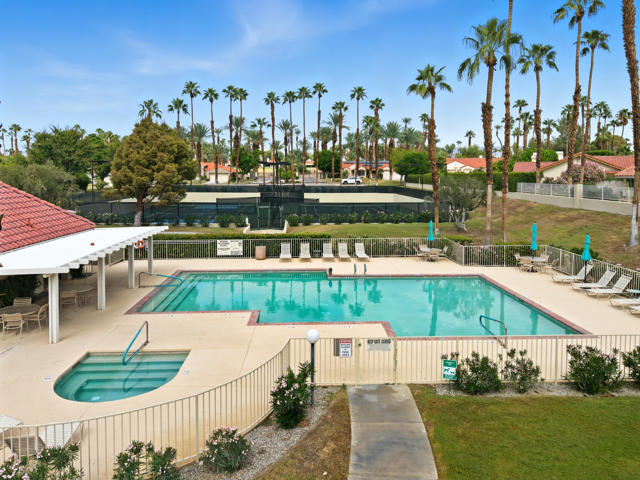 65 San Marino Circle, Rancho Mirage CA: https://media.crmls.org/mediaz/b94f9bad-f70c-4d9c-a009-267d396a9a5e.jpg