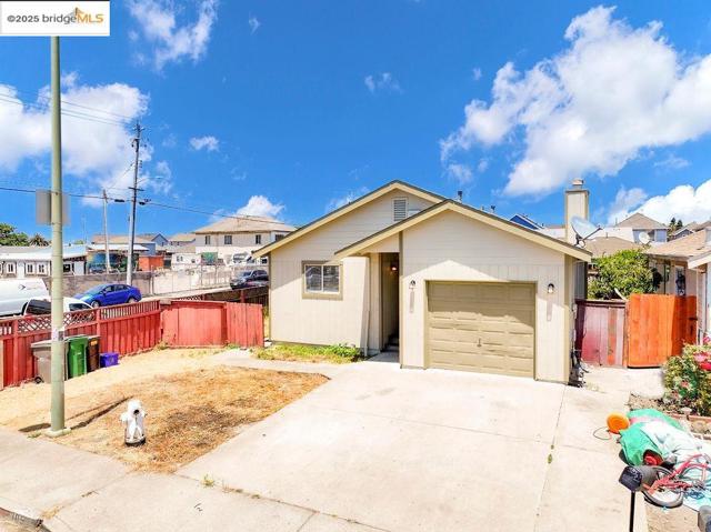 10500 Creekside Circle, Oakland CA: https://media.crmls.org/mediaz/b94f9fda-4fe9-498a-bb03-ac01c8f95393.jpg