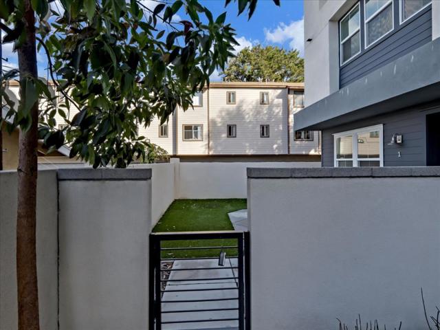 1452 N Harbor Boulevard, Santa Ana CA: https://media.crmls.org/mediaz/b9503fe5-a92a-494a-b855-1eeef3ffdbca.jpg