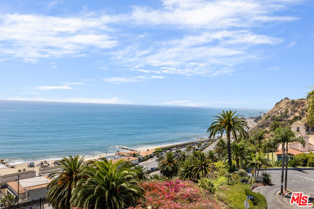 200 ARNO Way, Pacific Palisades CA: https://media.crmls.org/mediaz/b9511e2c-24ab-4be8-92ab-80128edf3db5.jpg