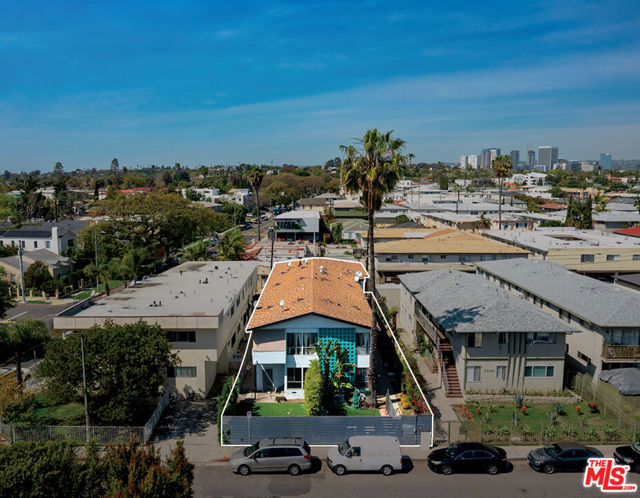 2051 S Corning Street, Los Angeles CA: https://media.crmls.org/mediaz/b9521094-aaea-4ca0-b16d-20867c565fed.jpg