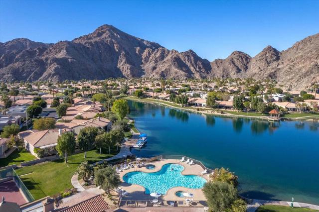 48538 Via Amistad, La Quinta CA: https://media.crmls.org/mediaz/b952a592-62d3-4929-9e2c-6c5e39b31e60.jpg
