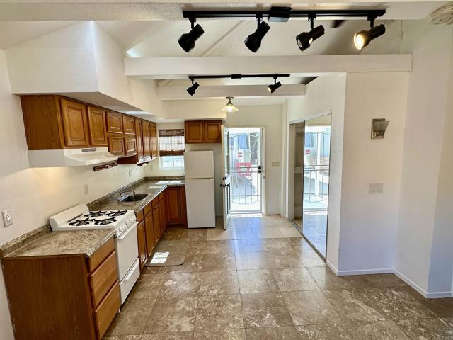 Detail Gallery Image 29 of 61 For 2445 S. Stage Coach Ln, Fallbrook,  CA 92028 - 4 Beds | 3 Baths