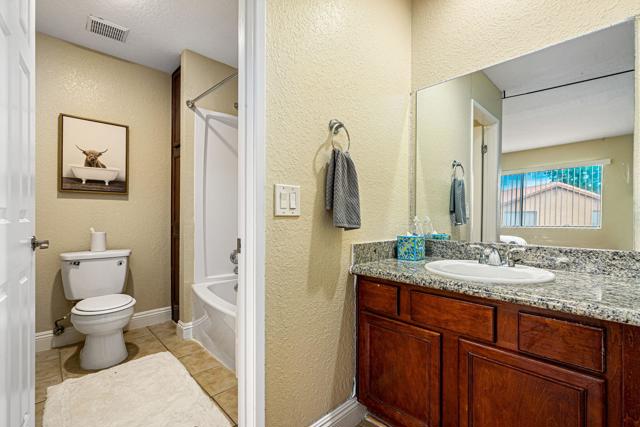 Image 20 of 35 For 78650 Avenue 42  102