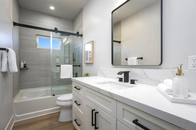 Image 40 of 75 For 4593 Coronado Ave