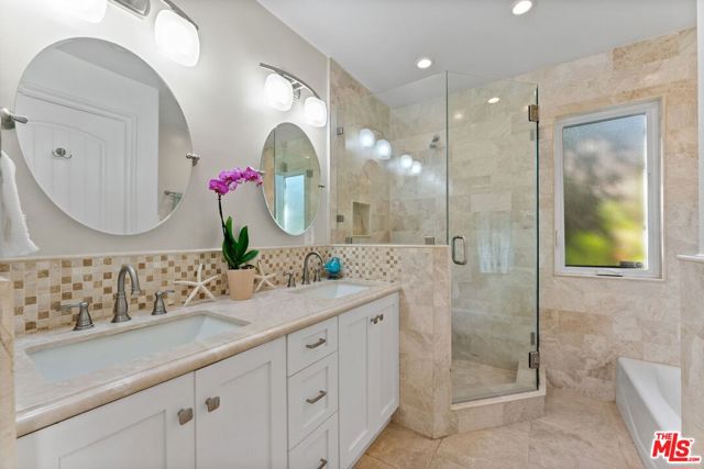 3251 Stewart Avenue, Los Angeles CA: https://media.crmls.org/mediaz/b9550ffc-94f9-4843-8a14-caf4940de6cd.jpg