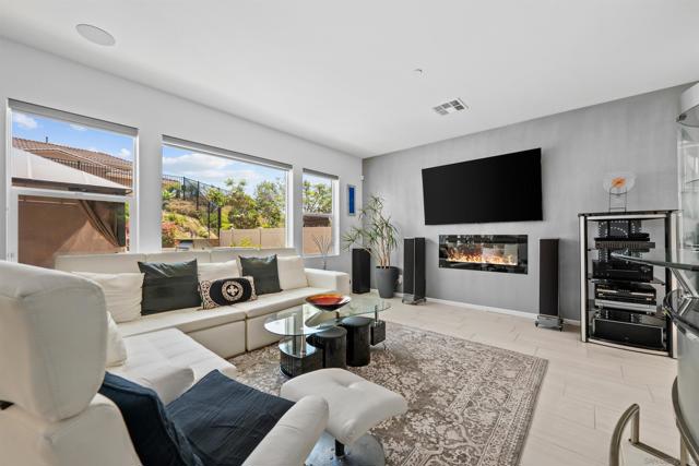 1314 Stearns Wharf Rd, Chula Vista CA: https://media.crmls.org/mediaz/b9551447-6367-452a-8822-b87c8afd0586.jpg