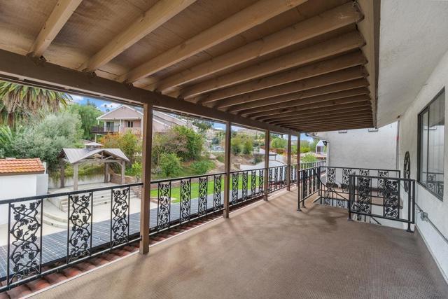 27350 Pachea Trl, Hemet CA: https://media.crmls.org/mediaz/b9554760-4469-4b97-8b83-e30eb149abe4.jpg