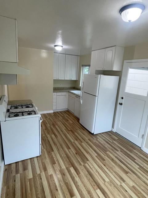 265 Mastick Ave, San Bruno CA: https://media.crmls.org/mediaz/b95579ca-7f5d-4256-8e5c-59b4c15fdc22.jpg