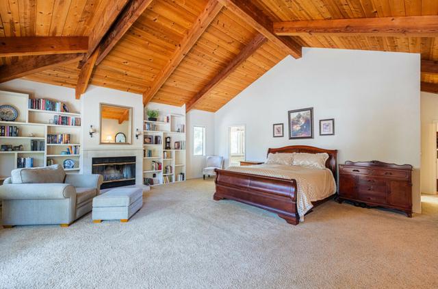 15847 Pleasant Valley Lane, Salinas CA: https://media.crmls.org/mediaz/b955e807-0fca-4664-b02a-23d2352820da.jpg