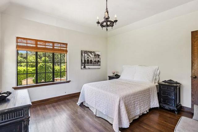 2307 Easton Drive, Burlingame CA: https://media.crmls.org/mediaz/b95633da-c591-417b-8c99-3f9a176be64e.jpg