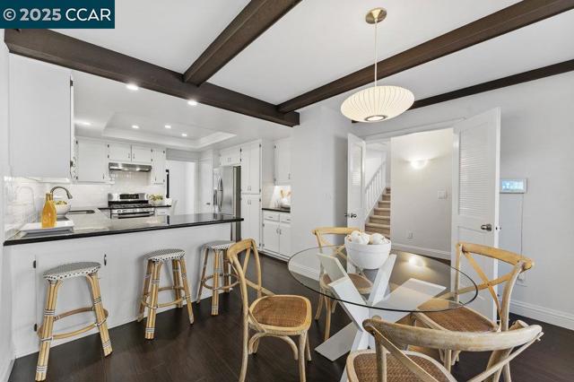 955 Camino Verde Cir, Walnut Creek CA: https://media.crmls.org/mediaz/b9571e73-6e1f-4eb5-8b79-f746a1d967df.jpg