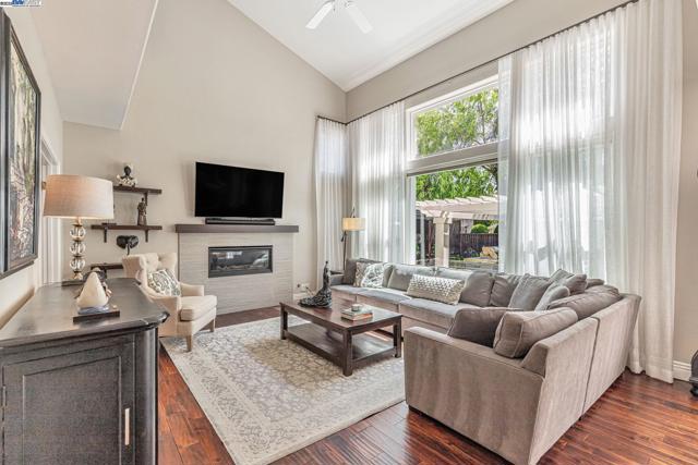 2460 Magnolia Way, Morgan Hill CA: https://media.crmls.org/mediaz/b9575cf9-3f65-4e19-9c28-0a35f65a64f7.jpg