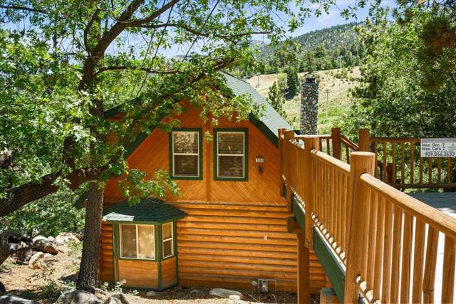 1351 Balsam Drive, Big Bear CA: https://media.crmls.org/mediaz/b95774d0-d161-460e-8a0e-ae508f796c2b.jpg