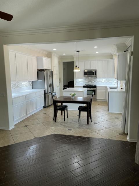 117 Arabian Court, San Jacinto CA: https://media.crmls.org/mediaz/b957d443-cd8a-47ae-bd54-26a0e7a22d1a.jpg