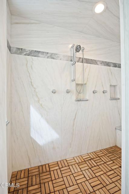 3097 Bayshore Avenue, Ventura CA: https://media.crmls.org/mediaz/b95891d9-17bd-4876-bddf-cddd866bfe33.jpg