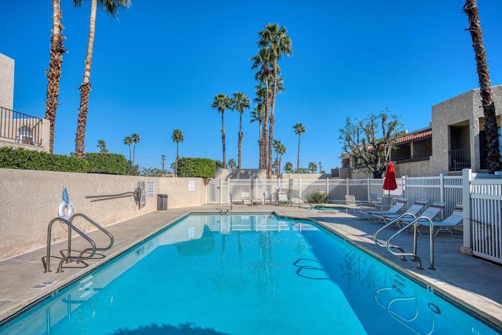 200 E Racquet Club Road #68