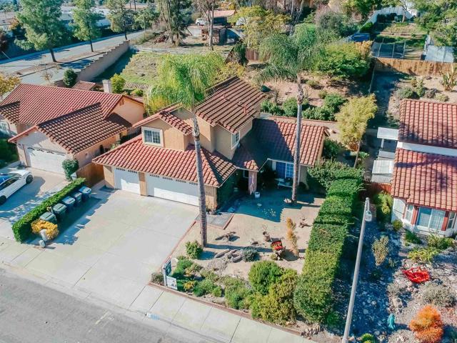1715 Las Palmas Lane, Escondido CA: https://media.crmls.org/mediaz/b95946a7-6729-4c7c-bd3c-f130323fc20c.jpg
