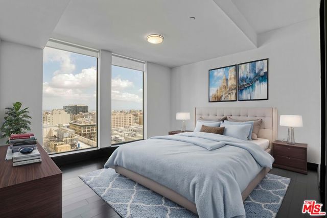 655 S Hope Street, Los Angeles CA: https://media.crmls.org/mediaz/b959e367-ded6-4935-9f42-ab3553bc1d3a.jpg
