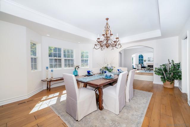 5 Rolling View Lane, Fallbrook CA: https://media.crmls.org/mediaz/b95a7194-c87c-4f88-8bf4-4c316c57d943.jpg