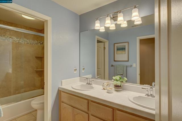 5171 Keller Ridge Dr, Clayton CA: https://media.crmls.org/mediaz/b95a7348-434a-41de-8a65-f0726edb8c67.jpg
