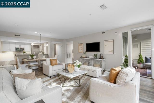 1655 N CALIFORNIA, Walnut Creek CA: https://media.crmls.org/mediaz/b95ae3d9-1eb7-453c-88d7-c8c0f54a54d3.jpg