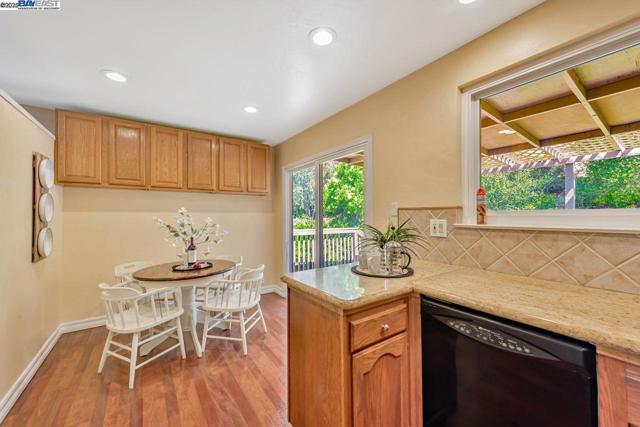 32072 Chicoine Ave, Hayward CA: https://media.crmls.org/mediaz/b95b0258-4363-43eb-a285-47f2def74869.jpg