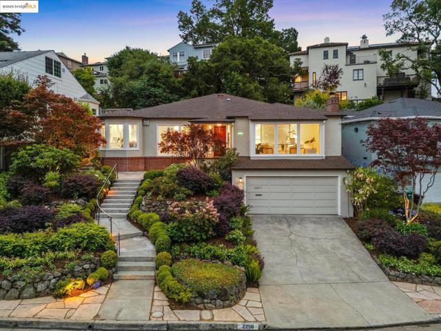 2250 Bywood Dr, Oakland CA: https://media.crmls.org/mediaz/b95b4672-3c66-4afc-a169-a4bf8e5fb7c4.jpg