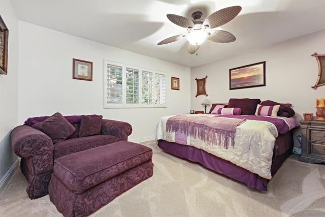 10976 Pallon Way, San Diego CA: https://media.crmls.org/mediaz/b95b94ec-9543-4046-9586-3a6f1d976d55.jpg